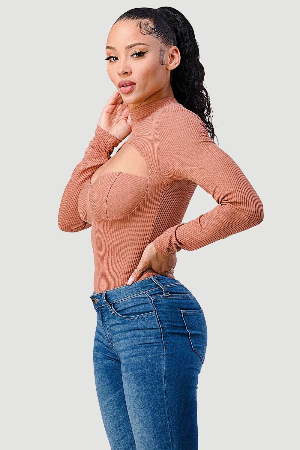 CUTOUT KEYHOLE BODYSUIT