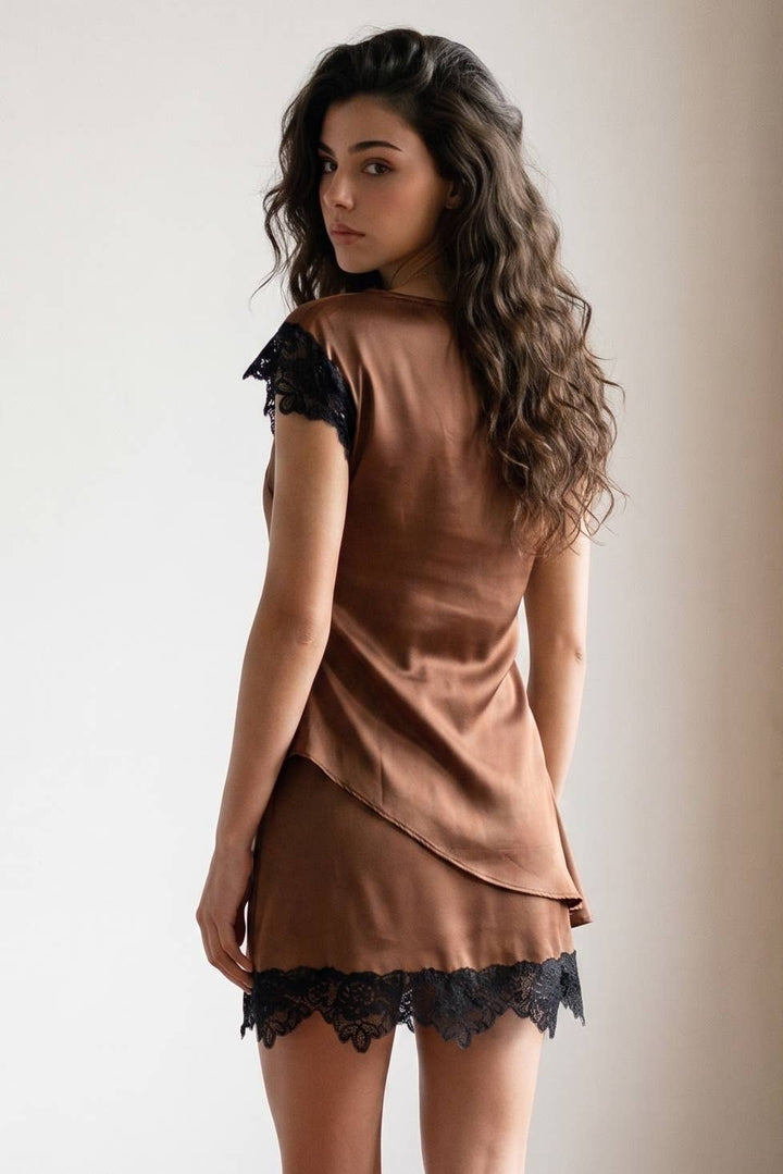 ASYMMETRIC TOP WITH LACE HEM